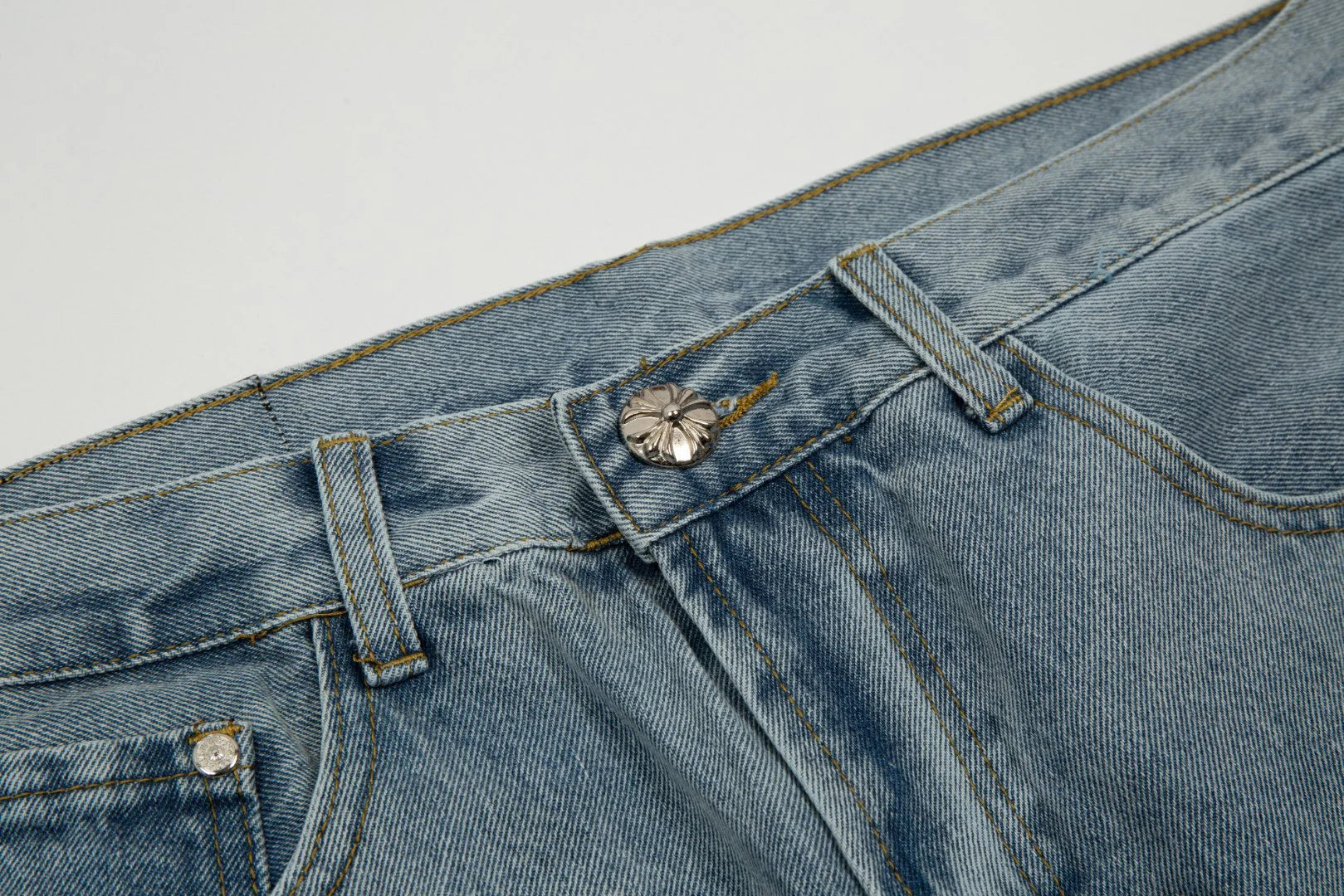 AVERO RELIC Jorts